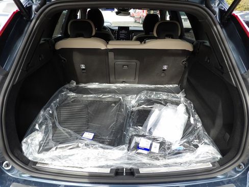 New 2026 Volvo XC60 B5 Plus w/ Protection Package Premier image 25