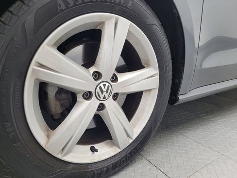 Used 2015 Volkswagen Passat 1.8T Limited Edition image 31