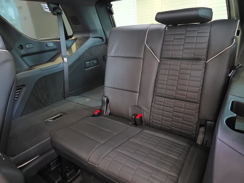 New 2026 Cadillac Escalade Platinum Sport AWD/4WD image 6