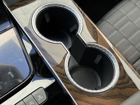 New 2026 Cadillac Escalade ESV Platinum Sport w/ LPO, ONYX Package image 24