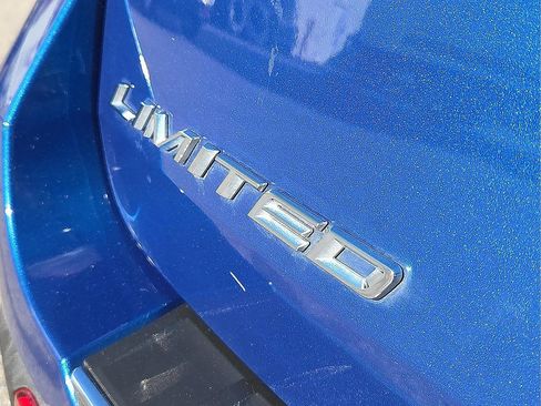 Used 2022 Ford Explorer Limited image 8