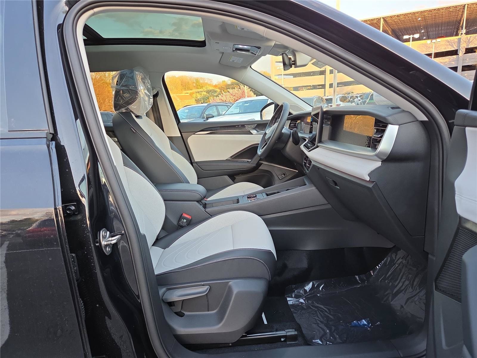 New 2026 Volkswagen Tiguan SE AWD/4WD image 25