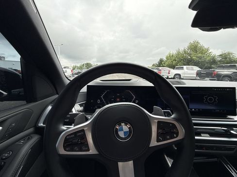 Used 2025 BMW X5 sDrive40i w/ M Sport Package RWD image 17