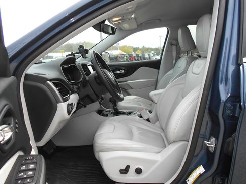Certified 2020 Jeep Cherokee Limited AWD/4WD image 6