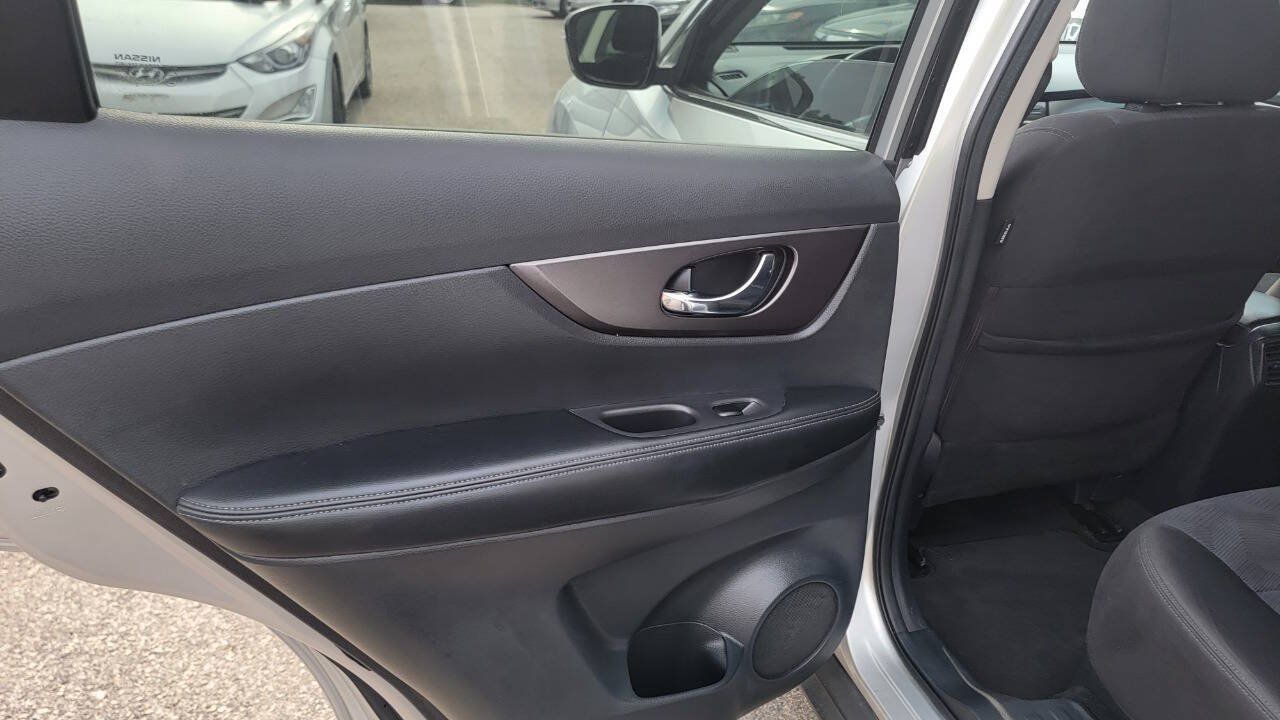 Used 2015 Nissan Rogue SV FWD image 20