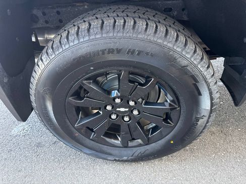 Used 2021 Chevrolet Colorado Z71 w/ Z71 Midnight Edition AWD/4WD image 13