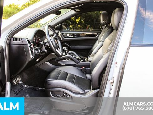 Used 2023 Porsche Cayenne S w/ Premium Package AWD/4WD image 16
