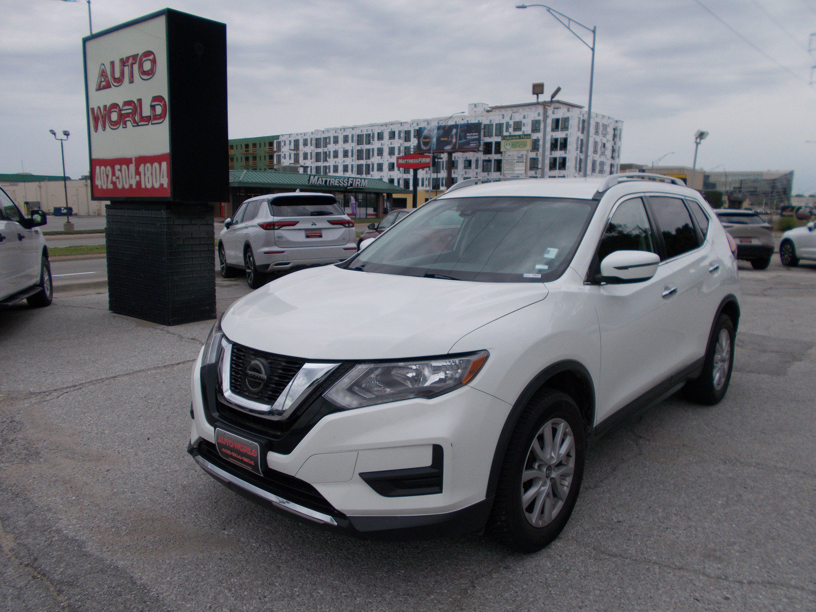 Used 2020 Nissan Rogue SV AWD/4WD image 1