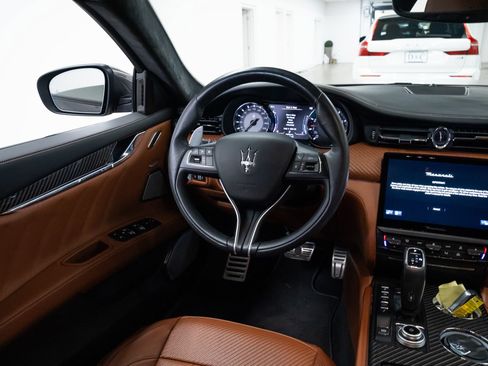 Used 2022 Maserati Quattroporte Trofeo RWD image 10