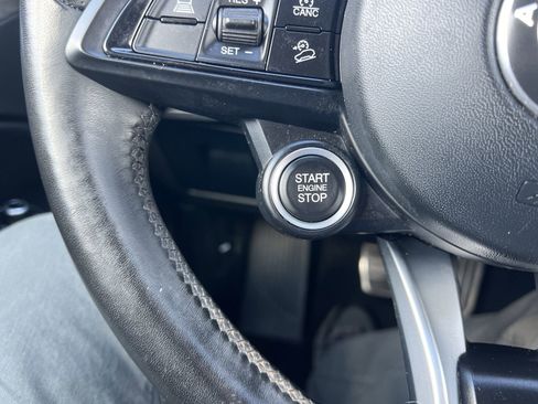 Used 2022 Alfa Romeo Stelvio Ti image 8