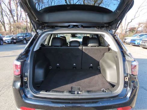 Used 2022 Jeep Compass Latitude image 13
