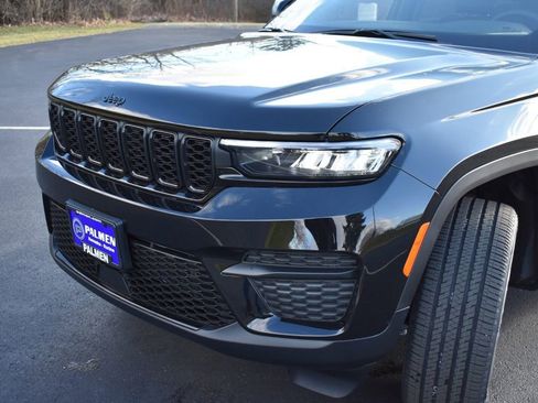 New 2025 Jeep Grand Cherokee Altitude AWD/4WD image 10