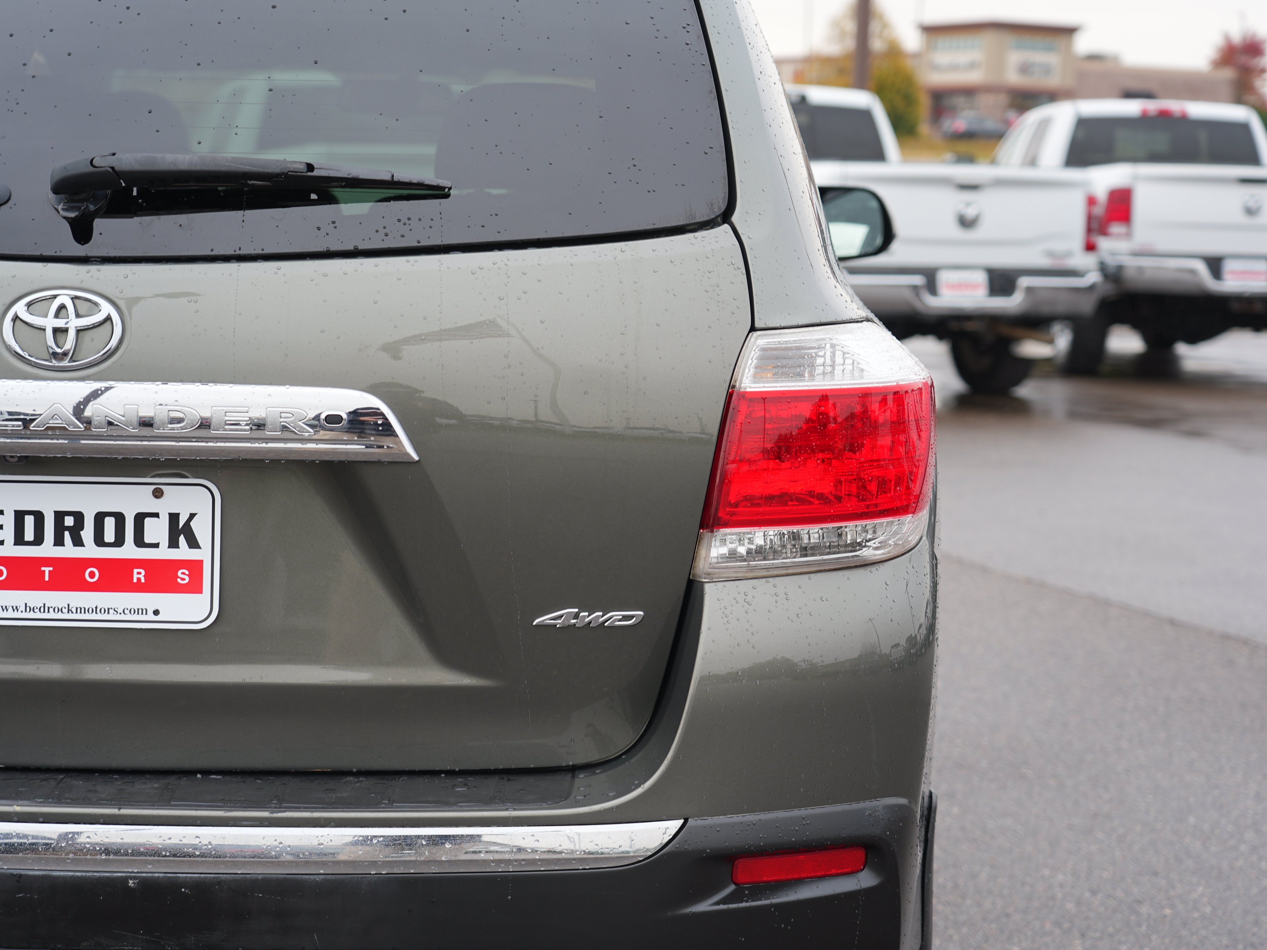Used 2012 Toyota Highlander SE w/ Tow Pkg AWD/4WD image 10