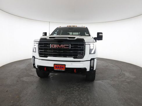 Used 2024 GMC Sierra 2500 AT4 w/ AT4 Premium Plus Package AWD/4WD image 4