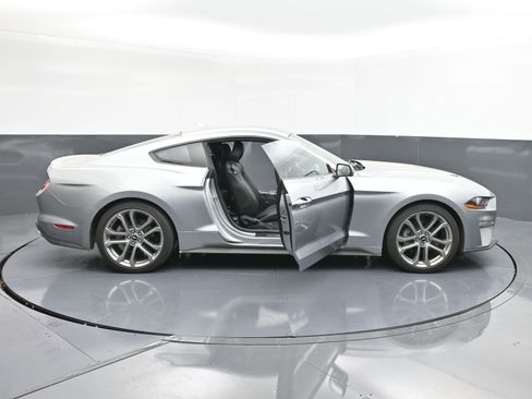 Used 2022 Ford Mustang Premium w/ Equipment Group 201A image 40