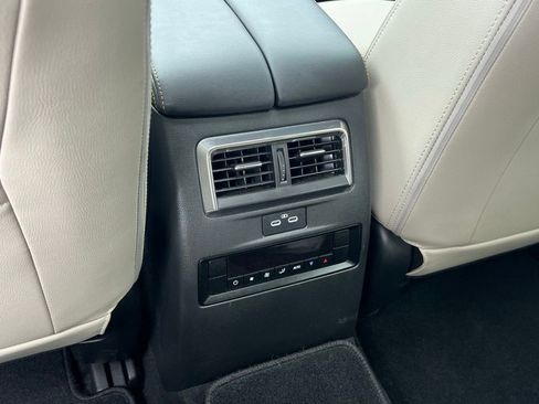 Used 2024 MAZDA CX-90 Plug-In Hybrid w/ Preferred AWD/4WD image 17