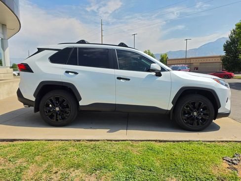 Used 2023 Toyota RAV4 XLE Premium FWD image 4