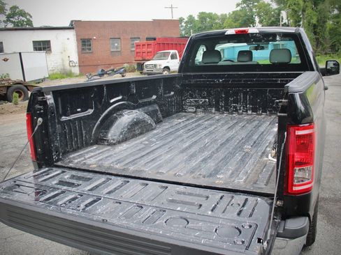 Used 2017 Ford F150 XL w/ Equipment Group 101A Mid RWD image 39