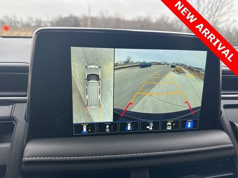 Used 2022 GMC Yukon SLT w/ SLT Luxury Package image 12