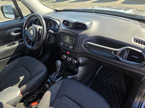 Used 2017 Jeep Renegade Altitude image 8