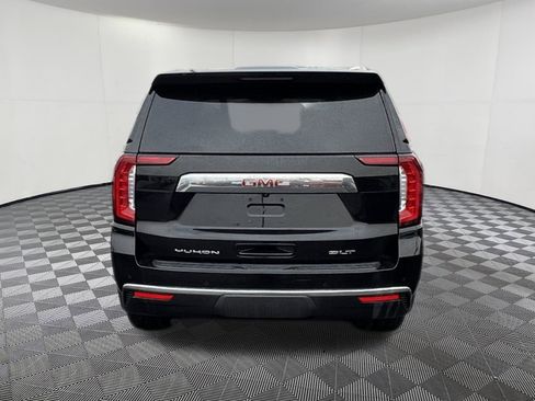 Used 2024 GMC Yukon SLT w/ SLT Luxury Package image 5