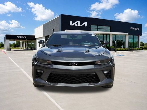 Used 2016 Chevrolet Camaro SS RWD image 2