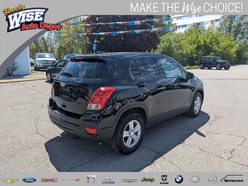 Used 2022 Chevrolet Trax LS w/ Tint and Cruise Package FWD image 3