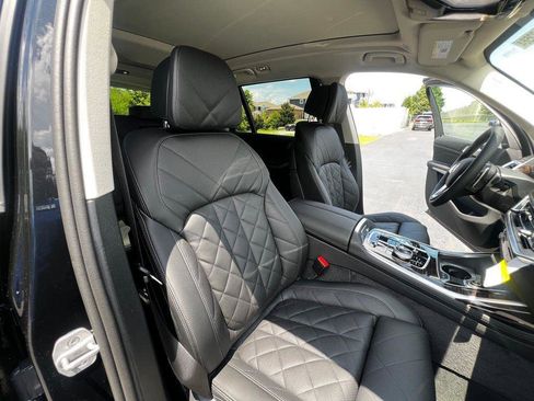 Used 2026 BMW X7 xDrive40i w/ Executive Package AWD/4WD image 21