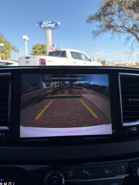 Used 2025 Chrysler Pacifica Select FWD image 11