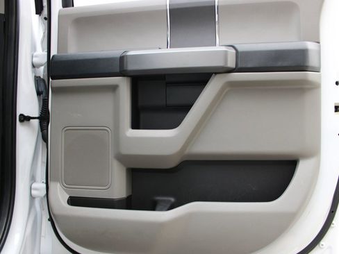 Used 2018 Ford F150 XLT image 5