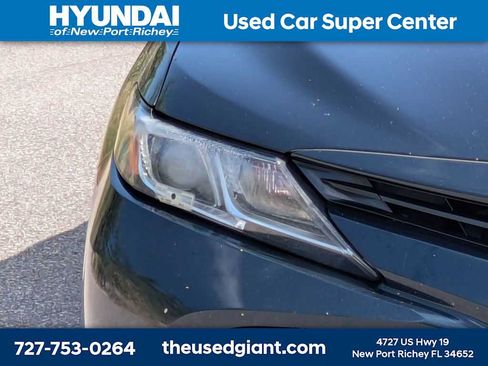 Used 2018 Toyota Camry LE FWD image 9