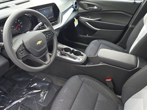 New 2026 Chevrolet Trax LS image 8