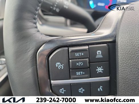 Used 2025 Ford F350 Platinum w/ FX4 Off-Road Package AWD/4WD image 35