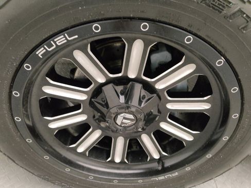 Used 2019 Chevrolet Tahoe LS w/ Enhanced Driver Alert Package image 31