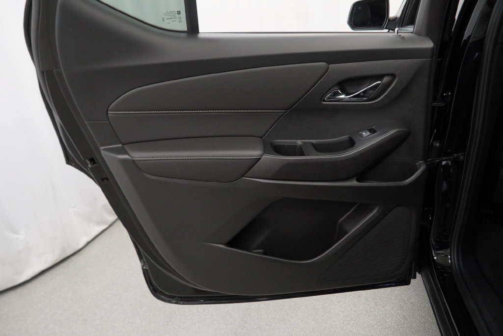 Used 2023 Chevrolet Traverse LT FWD image 35