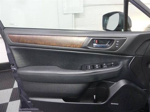 Used 2016 Subaru Outback 2.5i Limited AWD/4WD image 17
