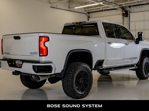 Used 2025 Chevrolet Silverado 2500 High Country w/ High Country Premium Package AWD/4WD image 10