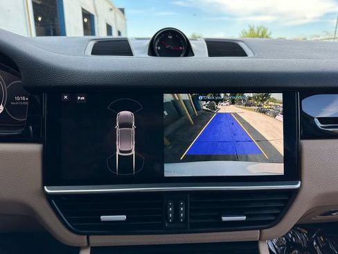 Used 2019 Porsche Cayenne AWD/4WD image 23