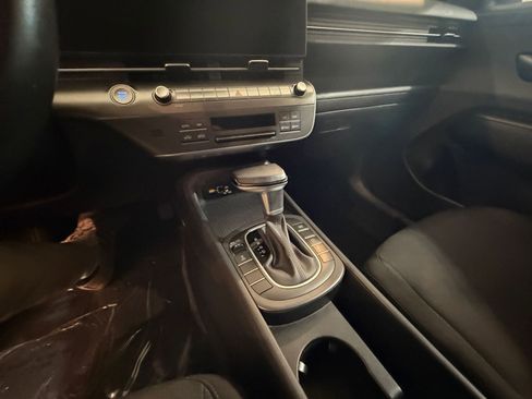Used 2025 Hyundai Kona SEL image 41