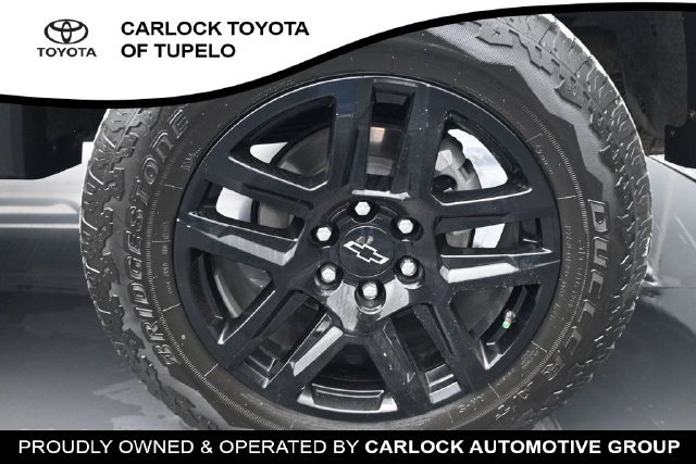 Used 2025 Chevrolet Colorado Trail Boss w/ Midnight Edition AWD/4WD image 17