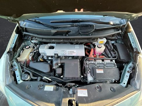Used 2017 Toyota Prius V Five w/ Advanced Technology Package FWD image 33