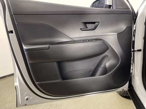 Certified 2025 Hyundai Kona SEL FWD image 19