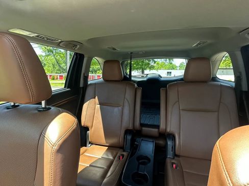 Used 2018 Toyota Highlander Limited AWD/4WD image 23