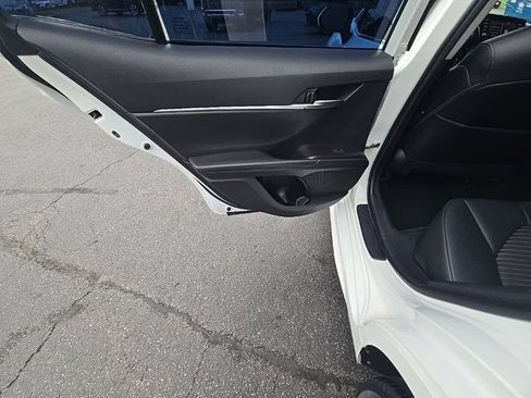 Used 2022 Toyota Camry SE FWD image 25