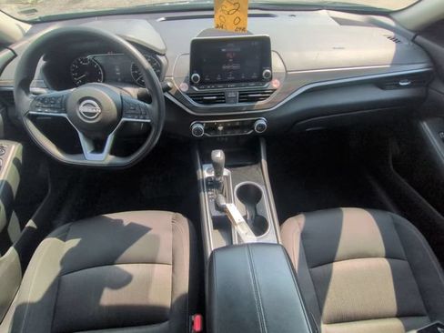 Used 2024 Nissan Altima 2.5 SV FWD image 26