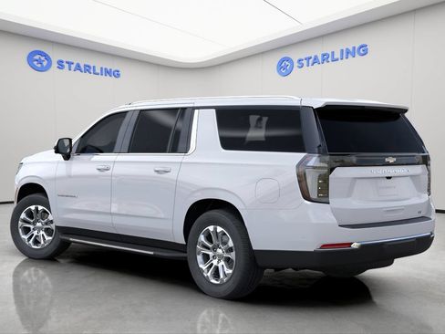 Used 2025 Chevrolet Suburban LT w/ Comfort Package RWD image 3