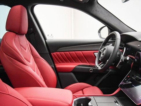 New 2025 Maserati Grecale Trofeo image 48