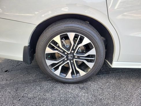 Used 2025 Honda Odyssey Elite image 6