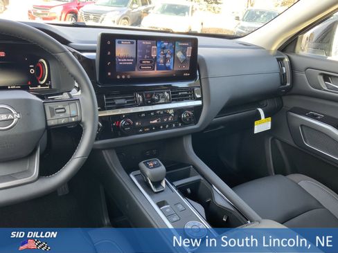 New 2026 Nissan Pathfinder SL image 7