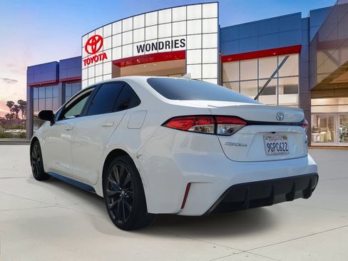 Used 2023 Toyota Corolla SE w/ SE Premium Package FWD image 3